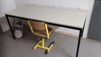 Grosser Computertisch 200x70cm mit Stuhl
